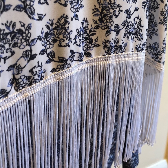 Smart Set Kimono with Tassel bottom - Picture 6 of 8